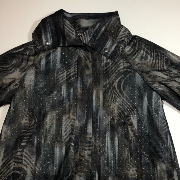 Damee, Inc. Cropped Jacket with Animal Print Lining - Picture 5 of 16